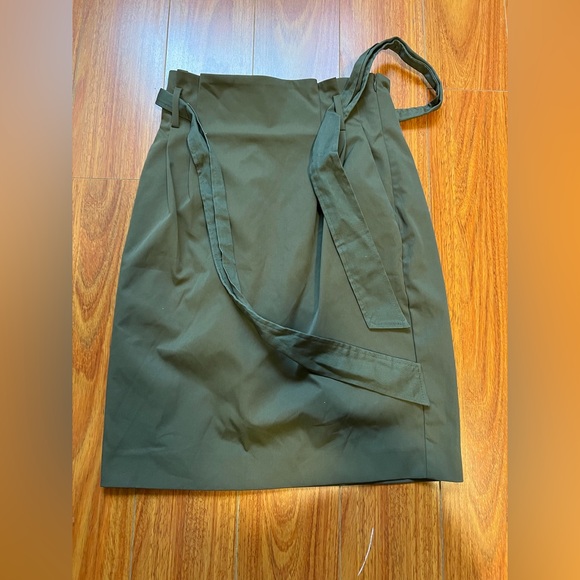 Skirt with belt - Picture 6 of 6